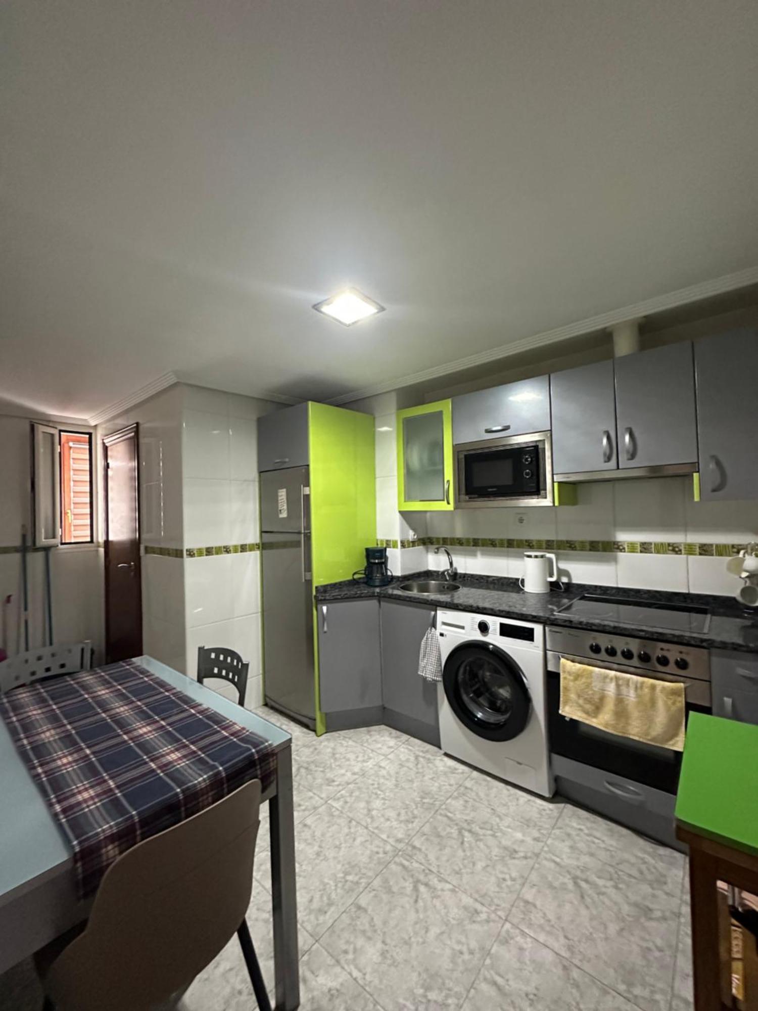 Apartamento Kalea Corazon Urbano Витория Экстерьер фото
